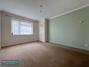 Living room- click for photo gallery